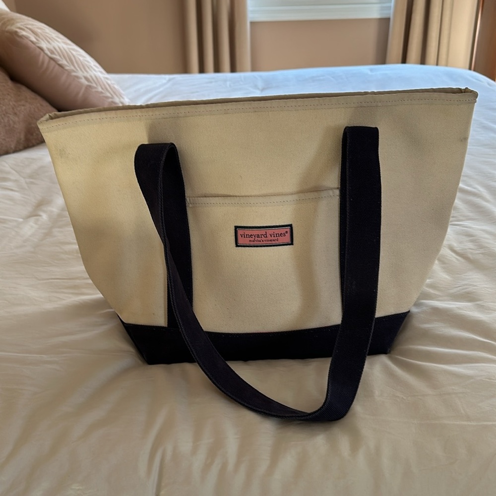 Vineyard Vines Canvas beach tote